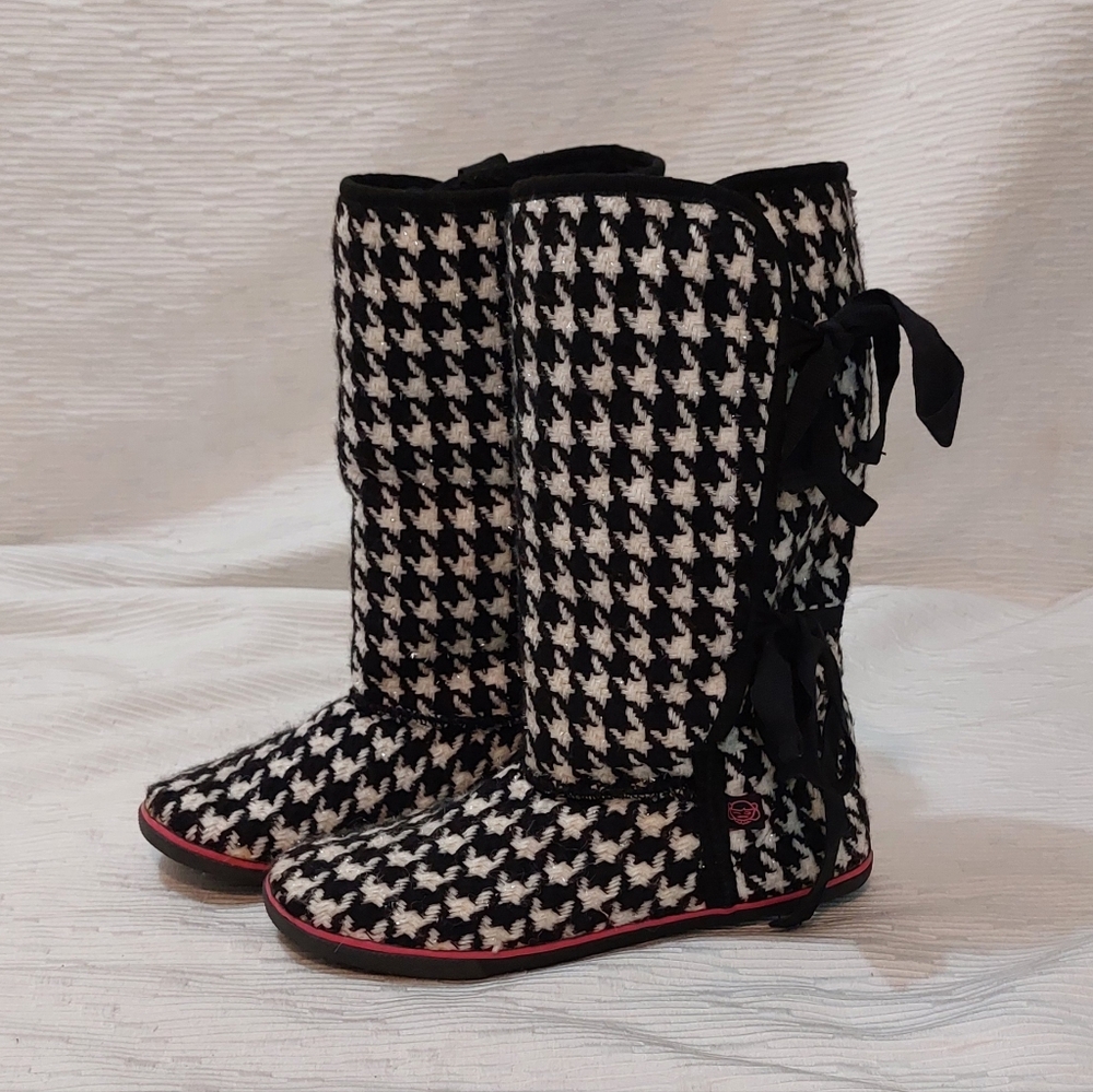 Y2K Black and White Sugar Boots With Houndstooth Silver Accent Size 9